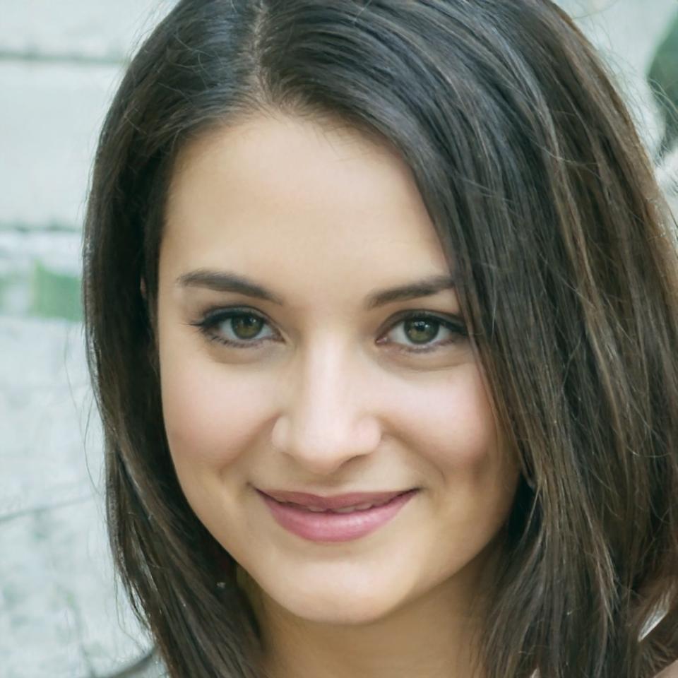 Consultora SEO analizando datos de auditoría